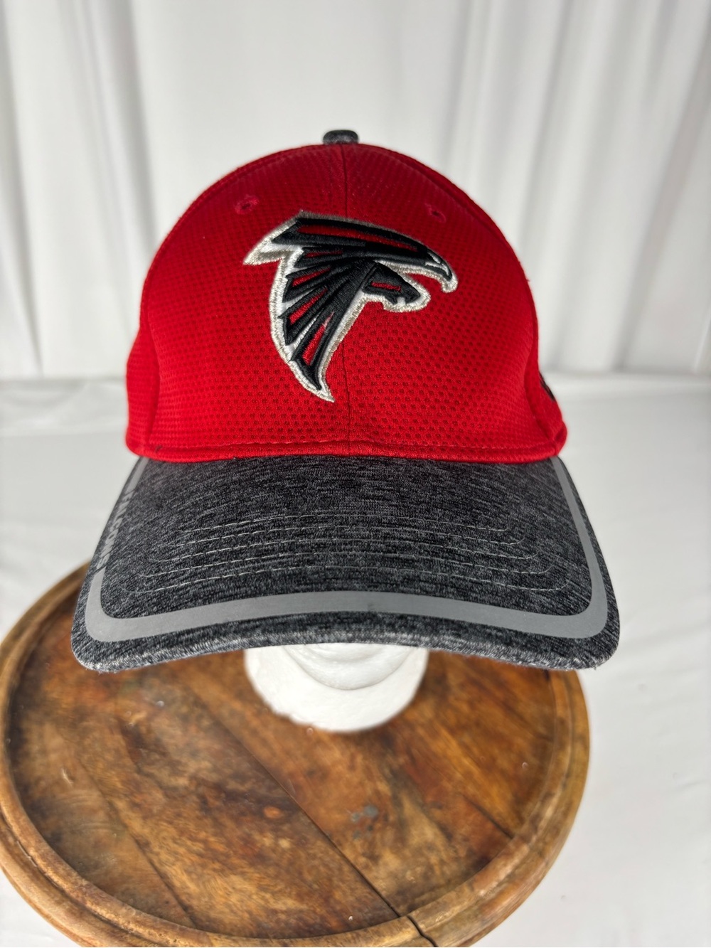 New Era 39THIRTY Atlanta Falcons Stretch Fit Hat S/M